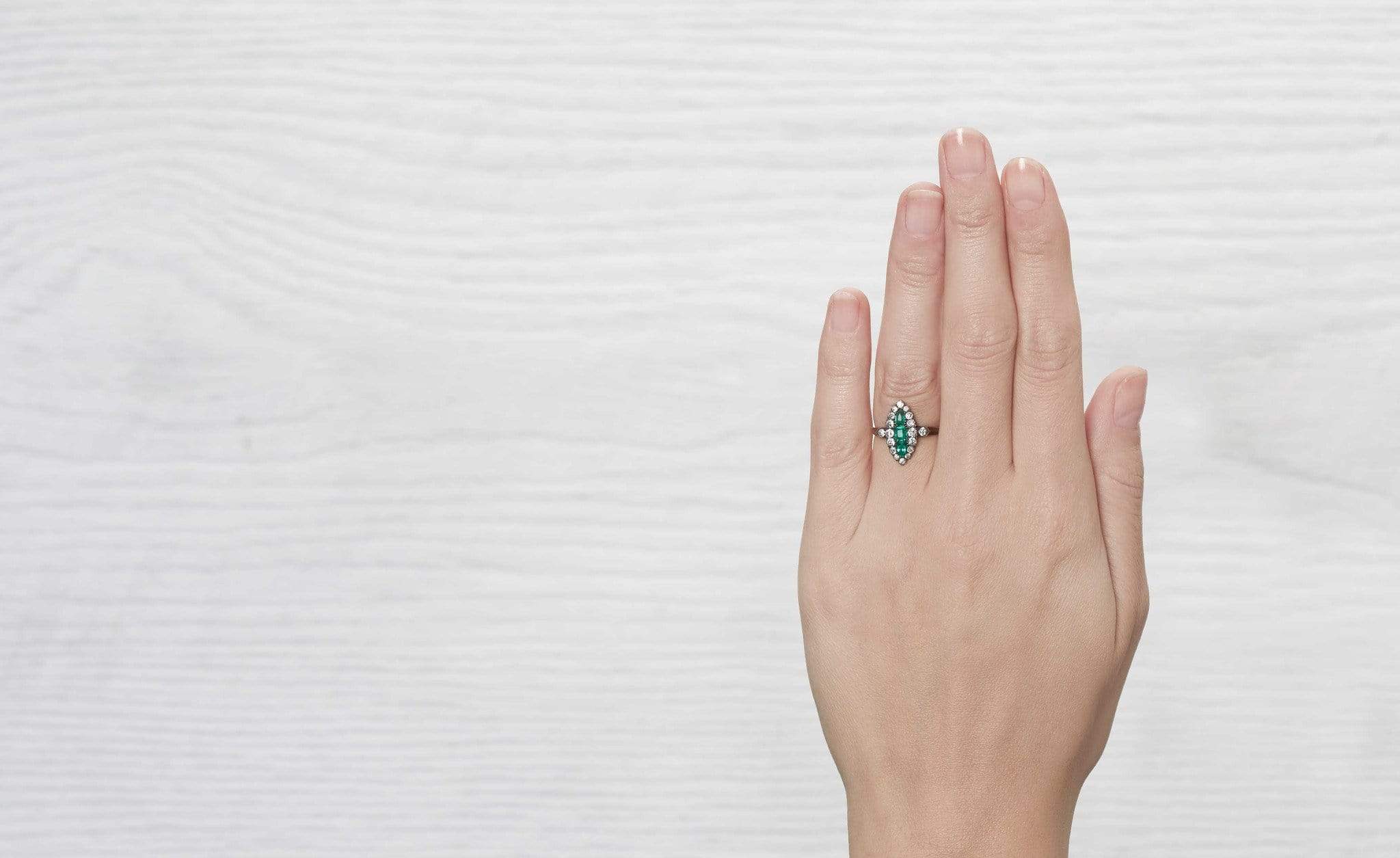 Victorian Emerald and Diamond Ring - Image 4