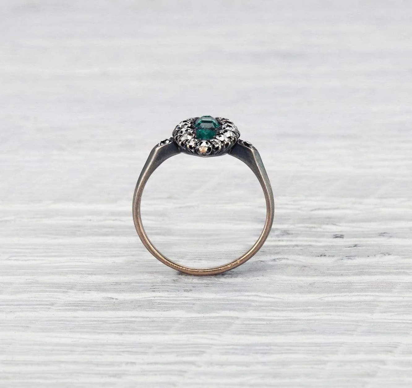 Victorian Emerald and Diamond Ring - Image 5