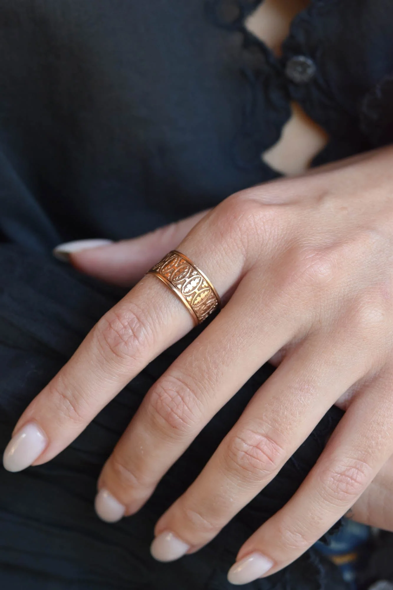 Victorian Engraved Rose Gold Antique Band - Image 2