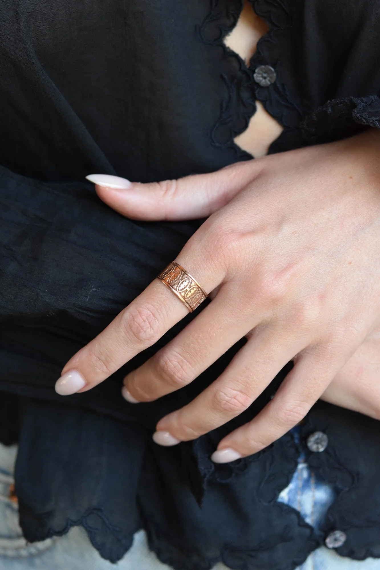 Victorian Engraved Rose Gold Antique Band - Image 6