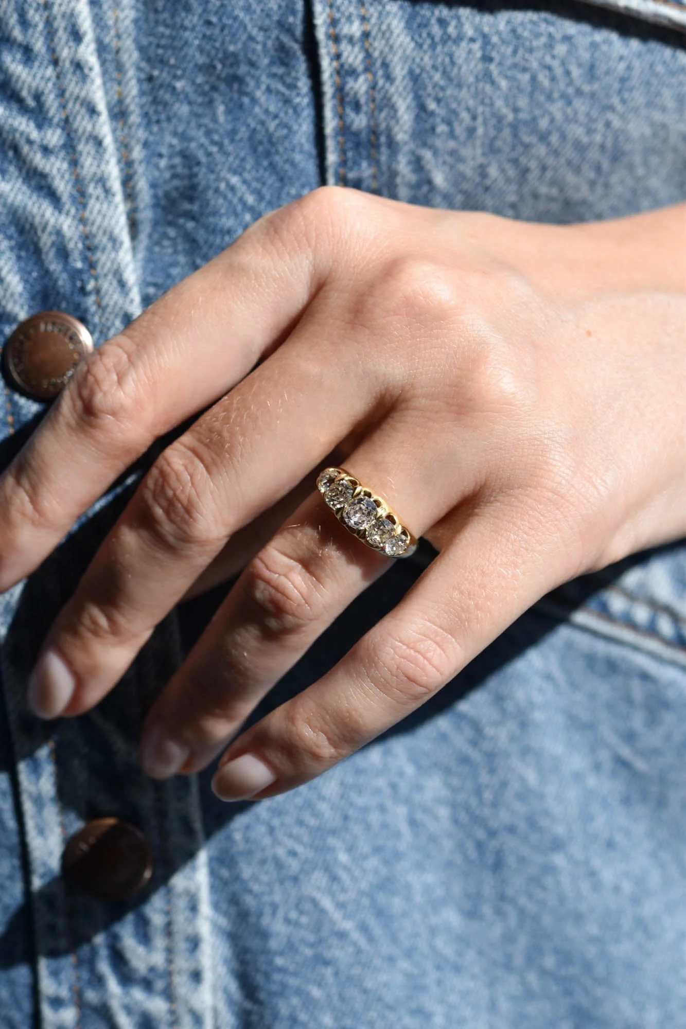 Victorian Five-Stone Old Mine Diamond 18k Yellow Gold Antique Ring - Image 3