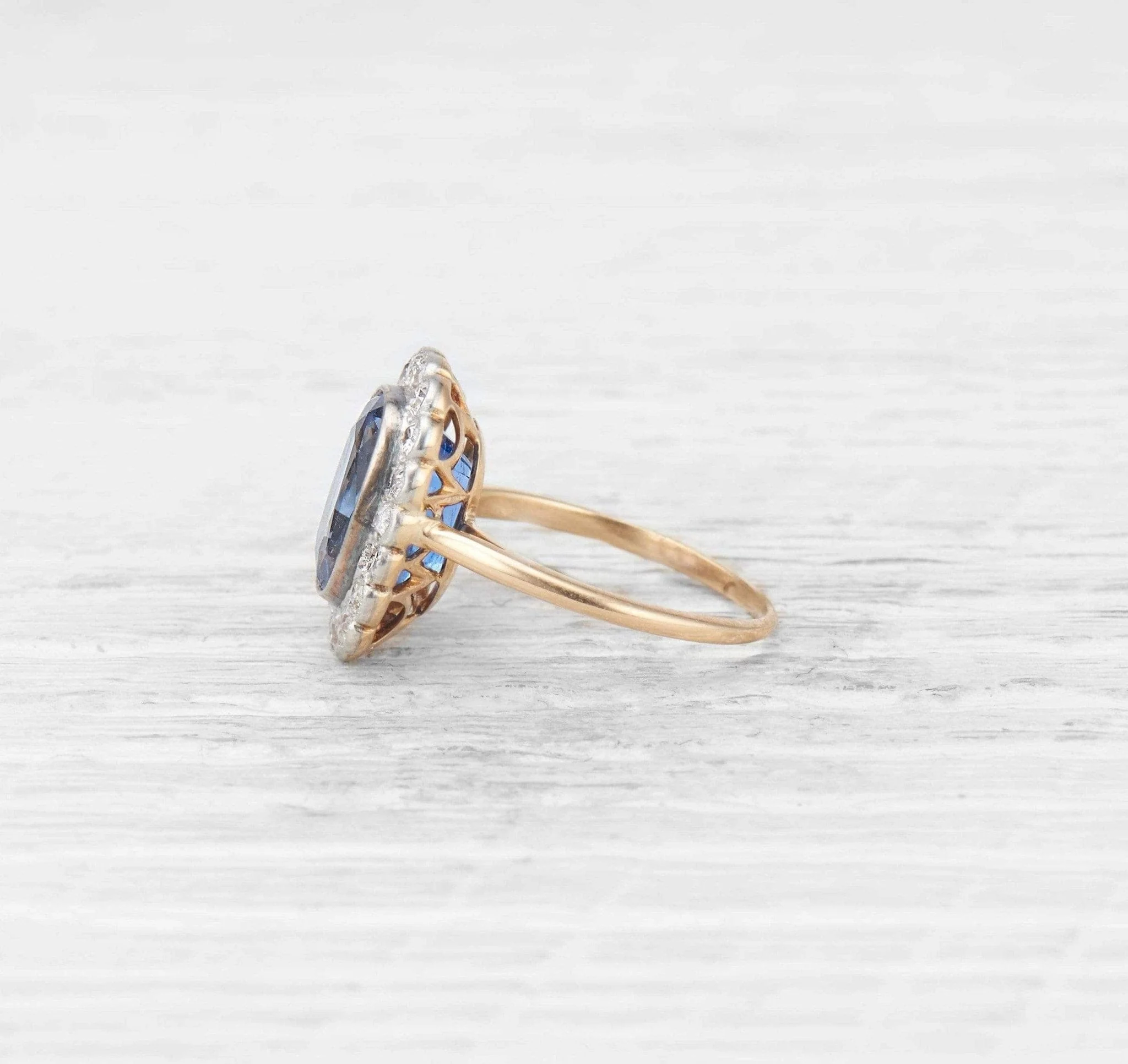 VICTORIAN SAPPHIRE AND DIAMOND RING - Image 3