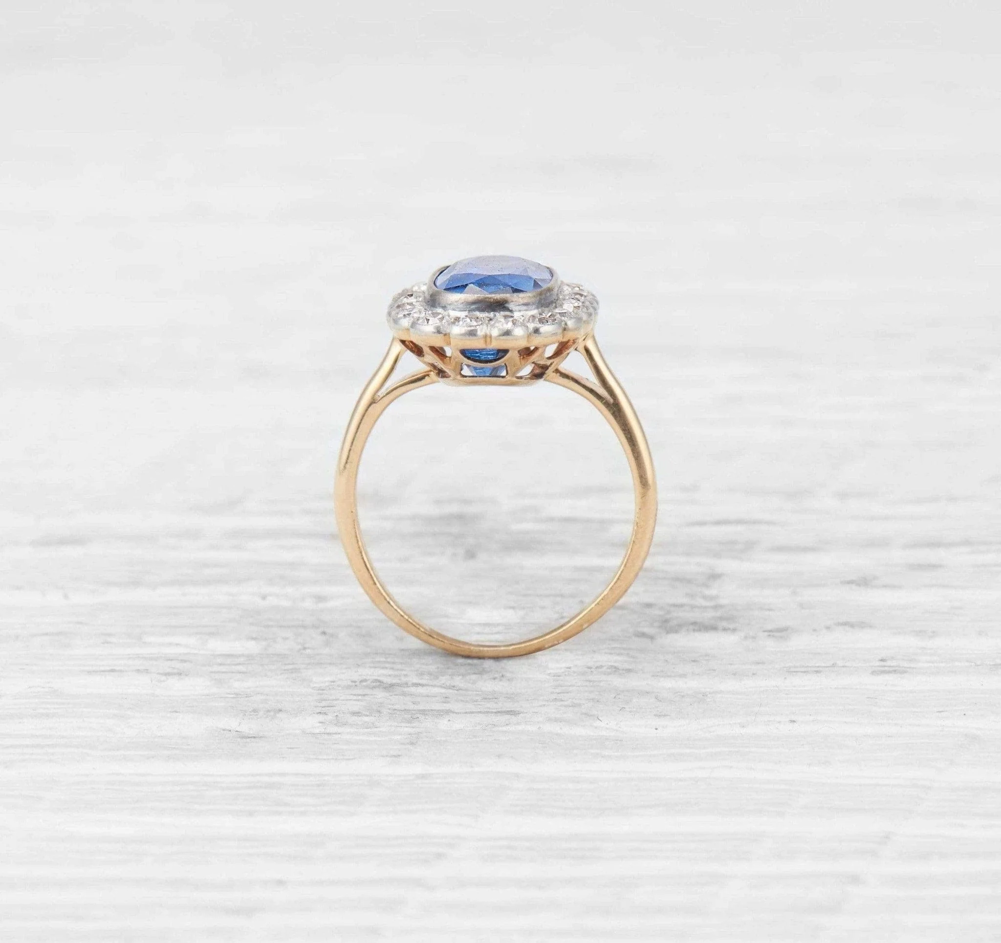 VICTORIAN SAPPHIRE AND DIAMOND RING - Image 4