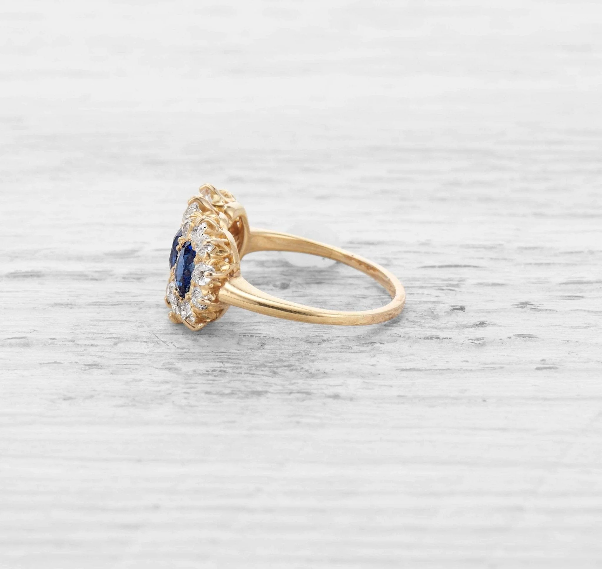 VICTORIAN SAPPHIRE AND DIAMOND THREE STONE ENGAGEMENT RING - Image 3