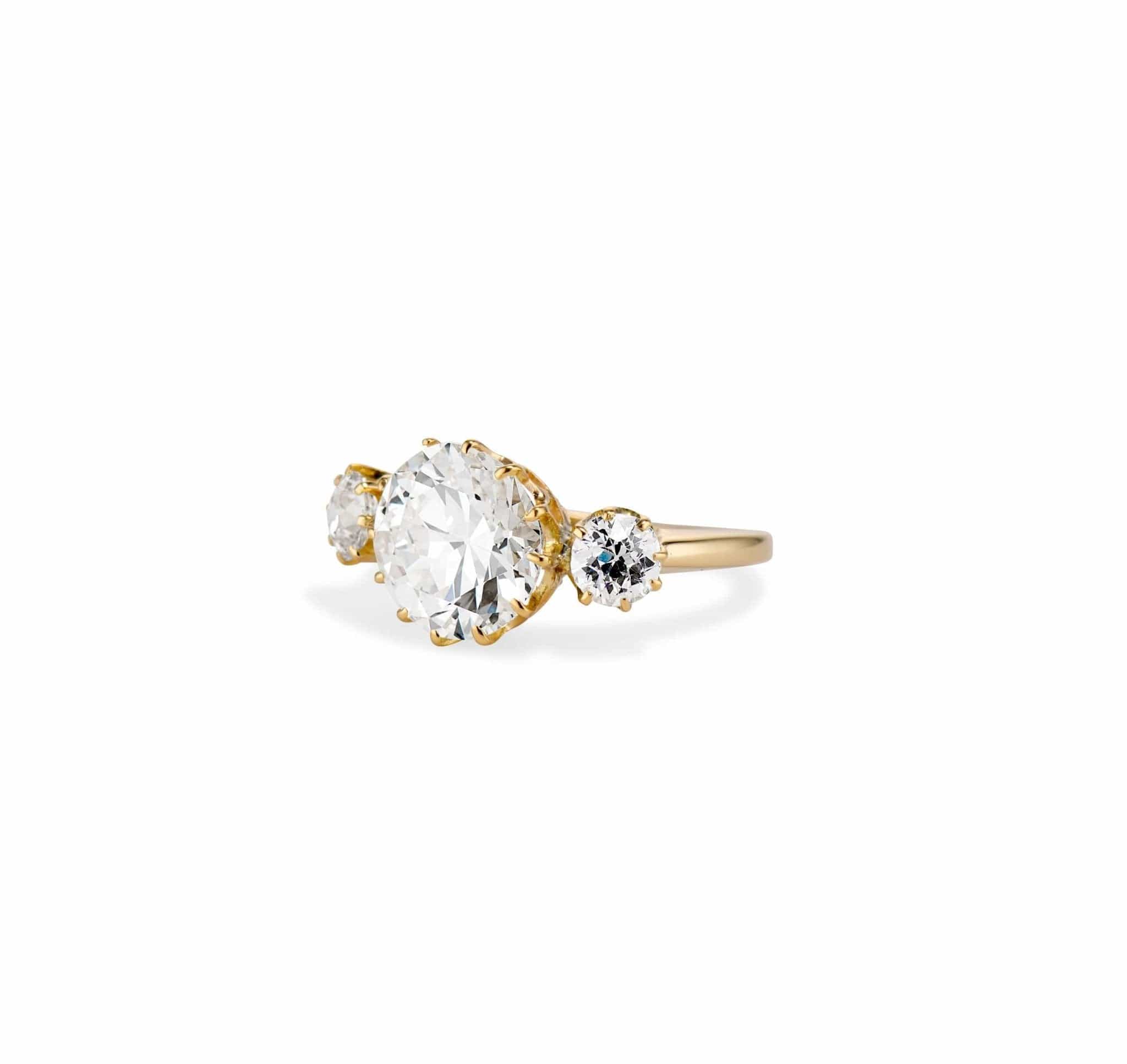 Victorian 3.04 Carat Three-Stone Old European Diamond and Gold Ring - Image 2