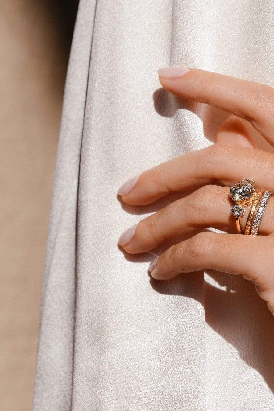 Victorian 3.04 Carat Three-Stone Old European Diamond and Gold Ring - Image 5