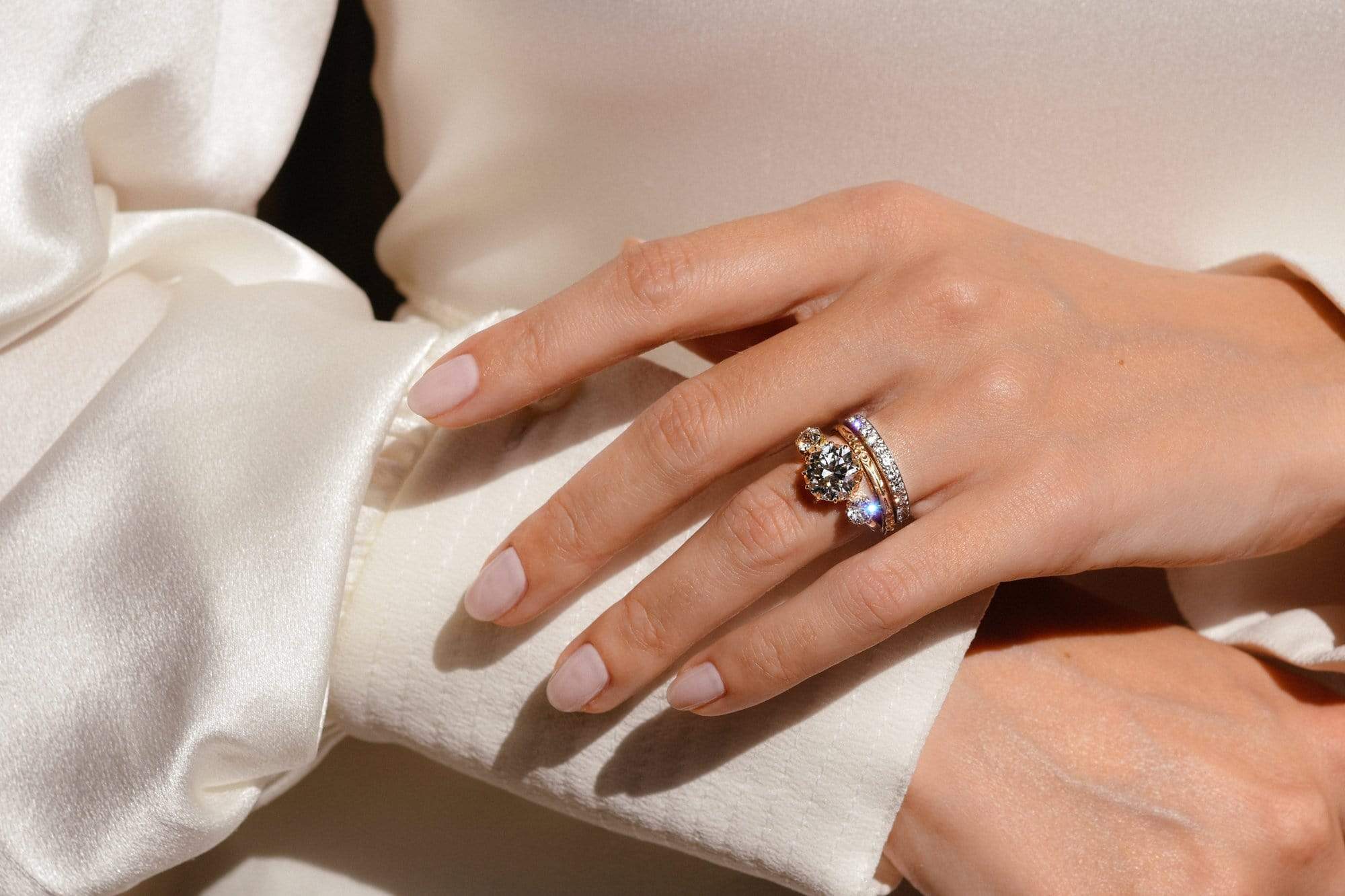Victorian 3.04 Carat Three-Stone Old European Diamond and Gold Ring - Image 7