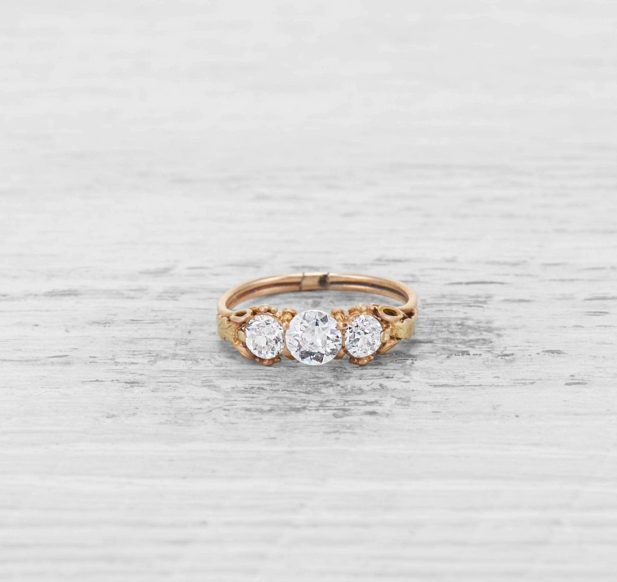 VICTORIAN THREE STONE DIAMOND ENGAGEMENT RING - Image 2