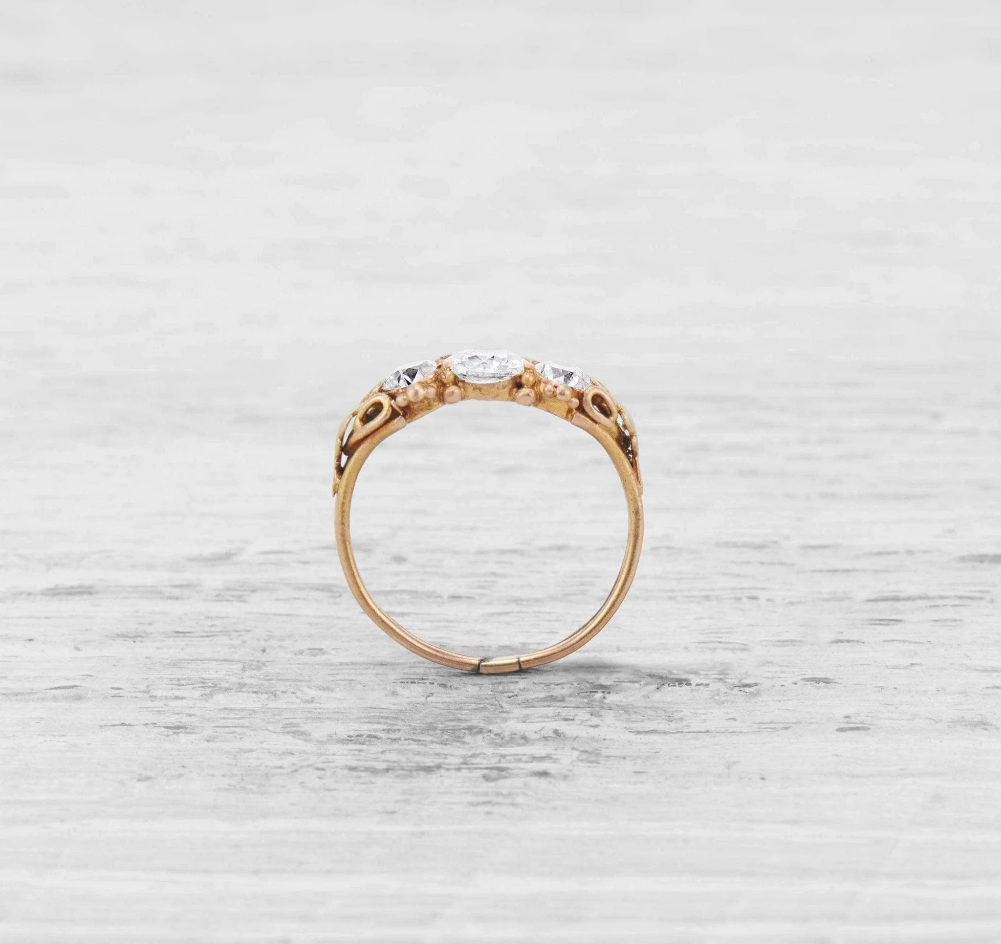 VICTORIAN THREE STONE DIAMOND ENGAGEMENT RING - Image 4