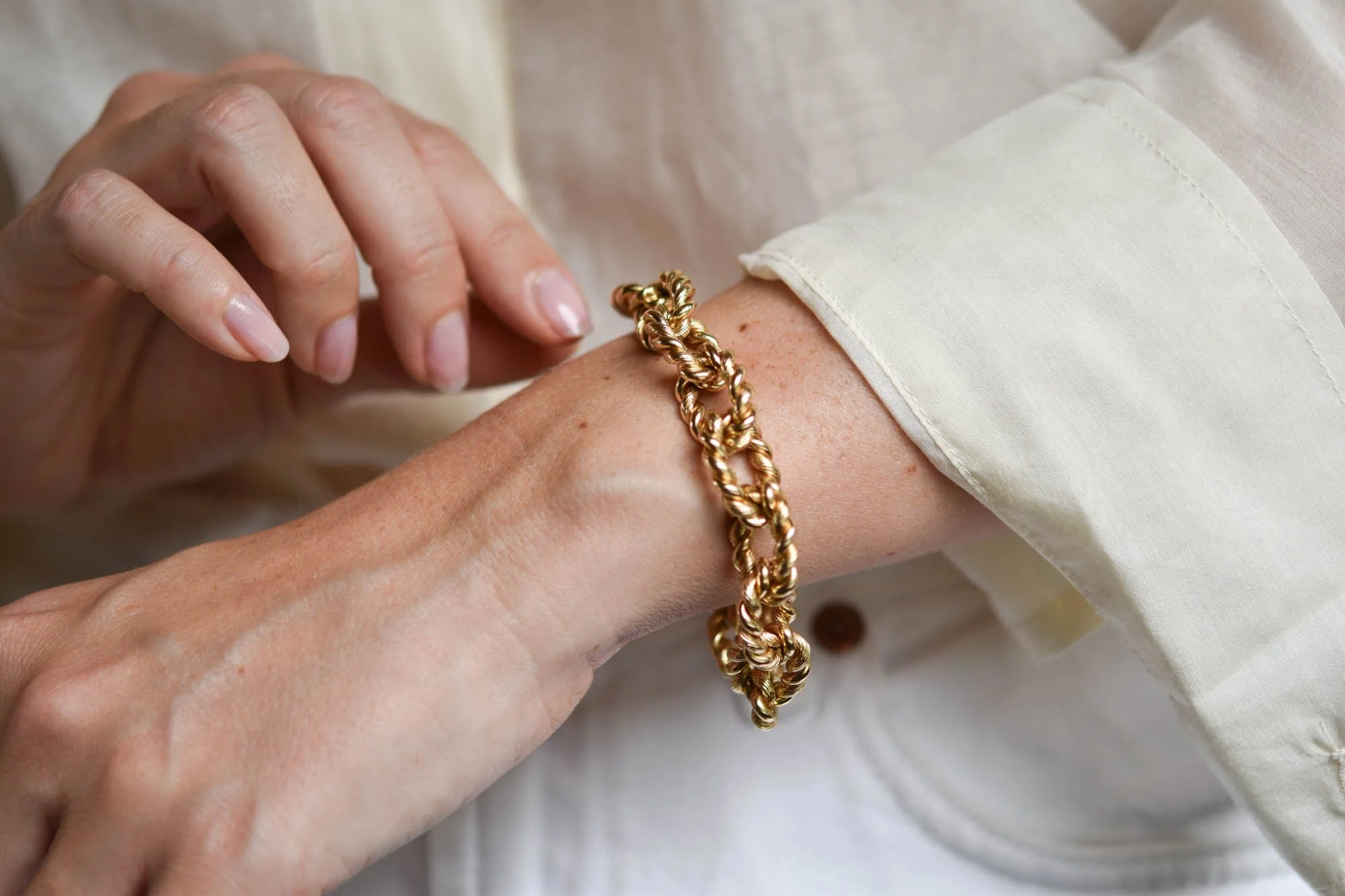Vintage 1970s Gold Rope Link Bracelet - Image 6
