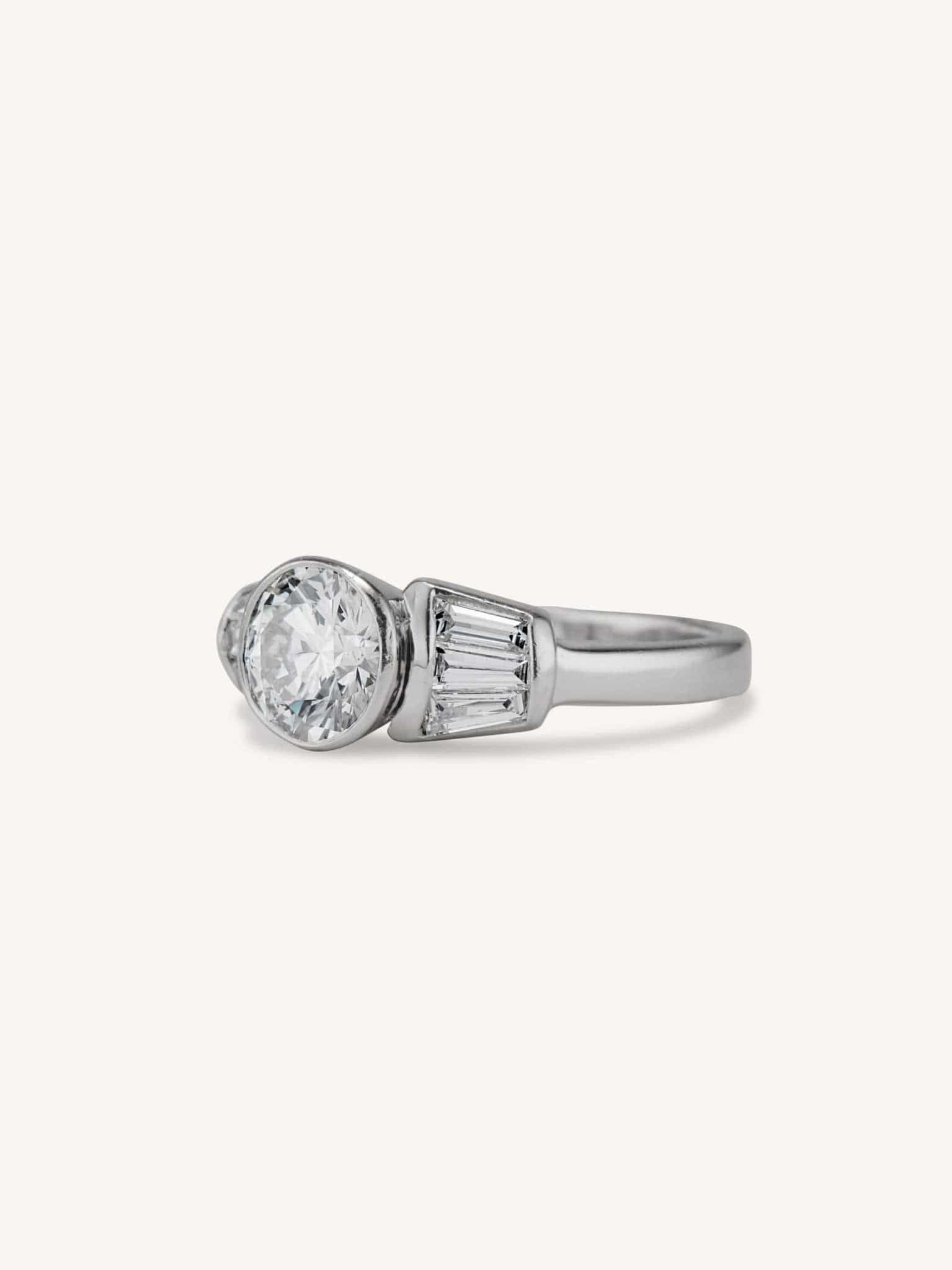 Midcentury 1.26 Carat Round Cut Diamond Ring - Image 3