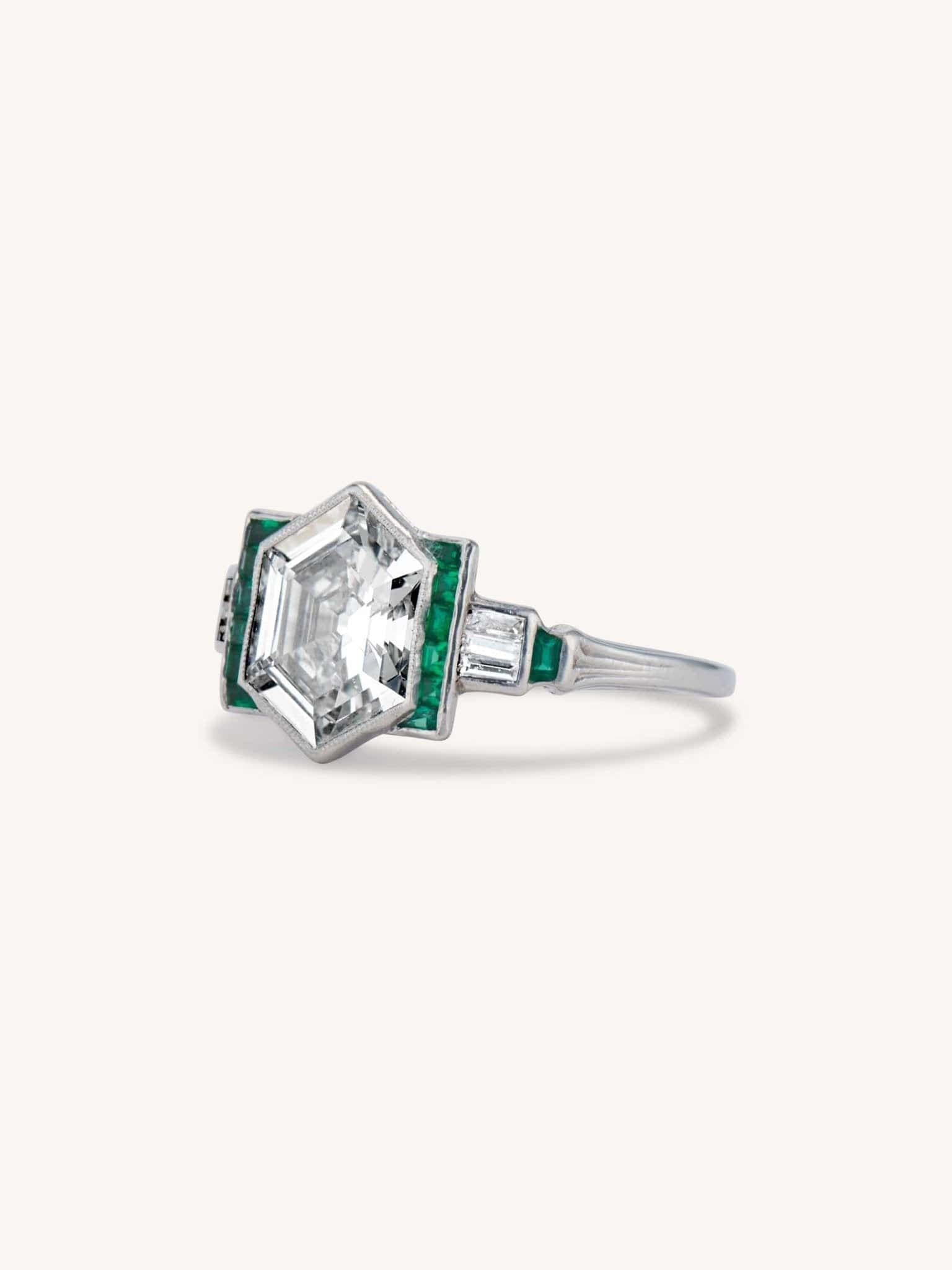 Art Deco 2.17 Carat Hexagonally Shaped Diamond Vintage Engagement Ring - Image 4