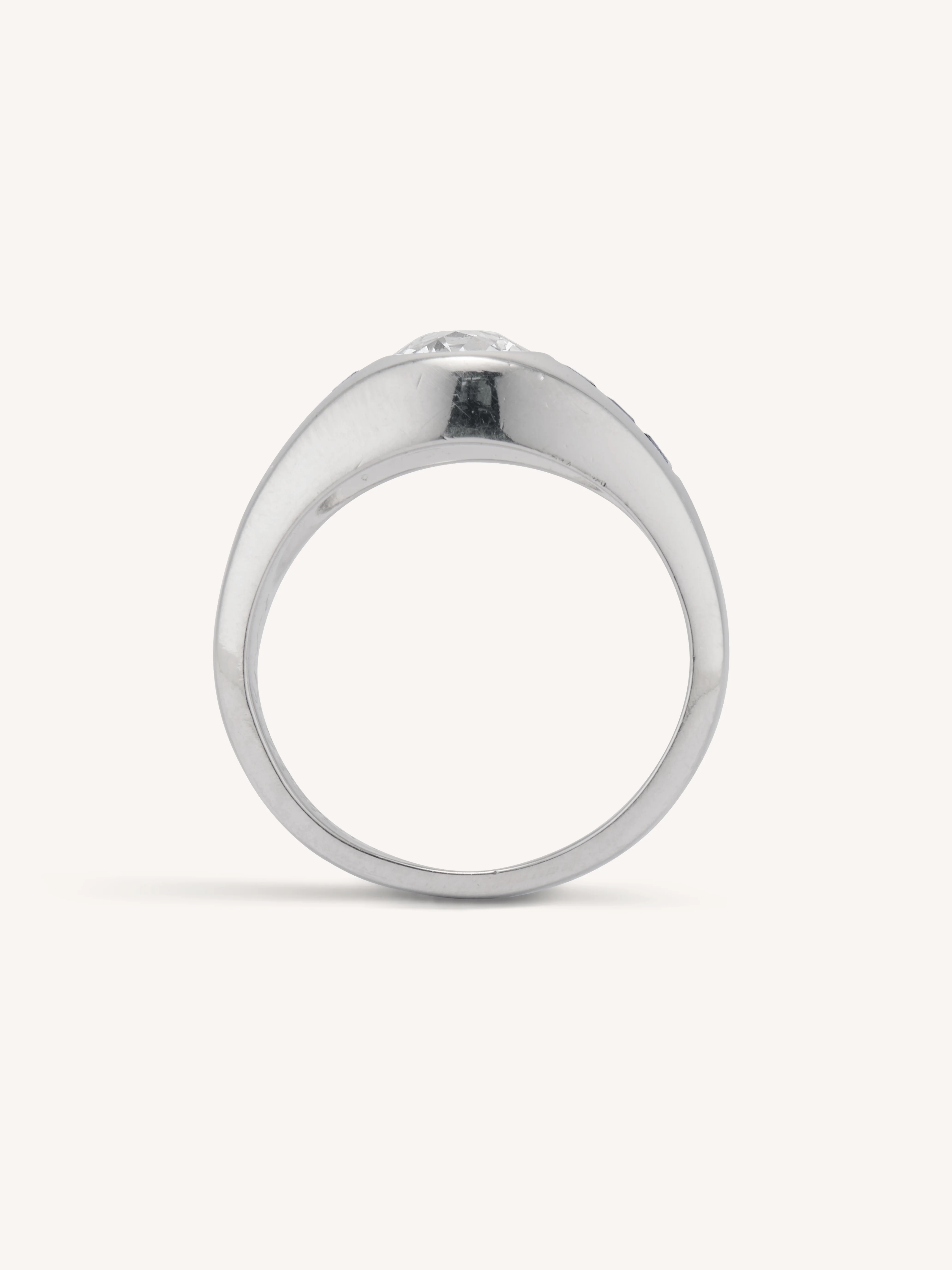 Vintage Art Moderne Platinum Diamond & Sapphire Bombé Ring - Image 6