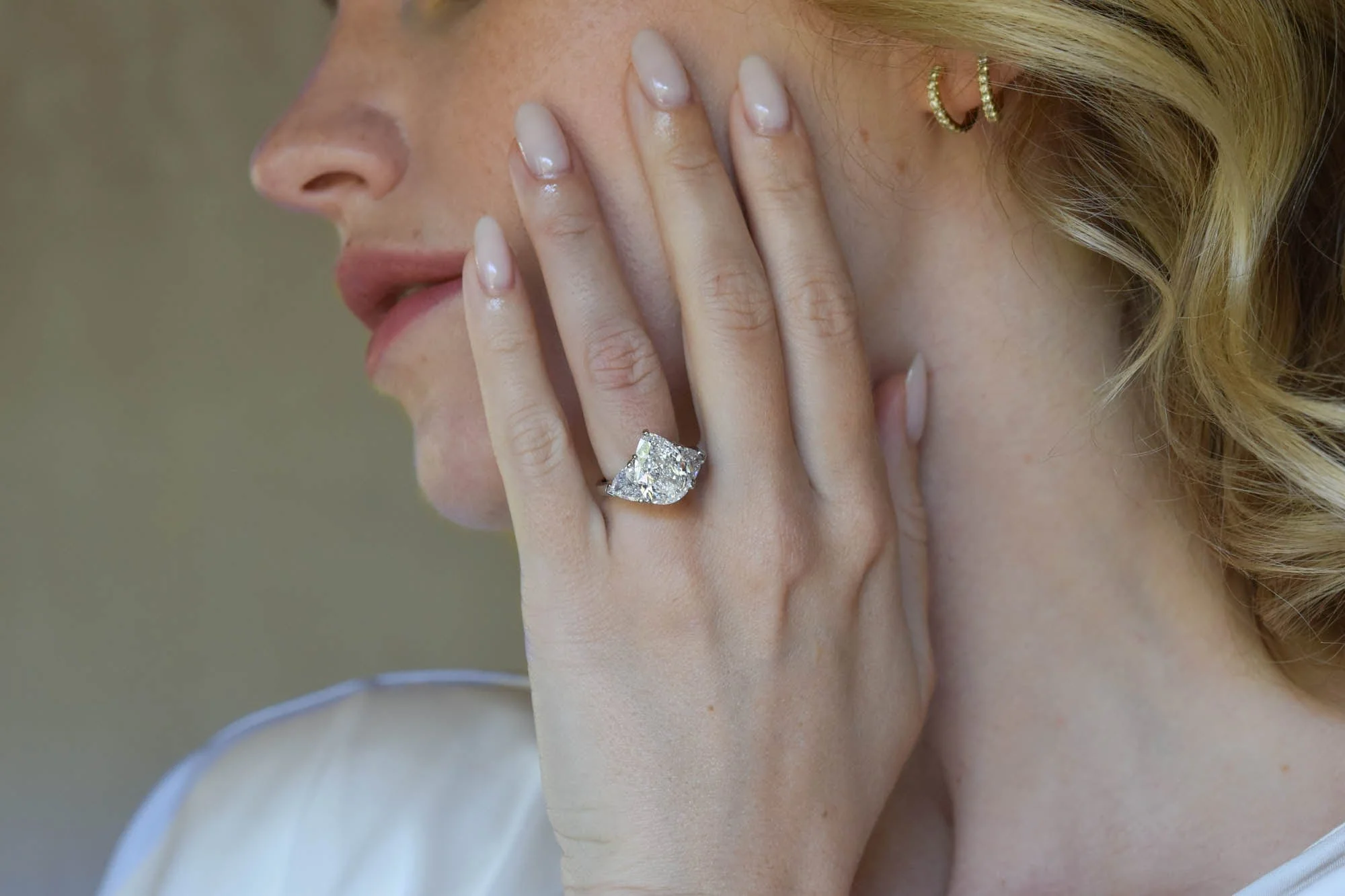 Cartier 4.07 Carat Pear Cut Vintage Engagement Ring - Image 6