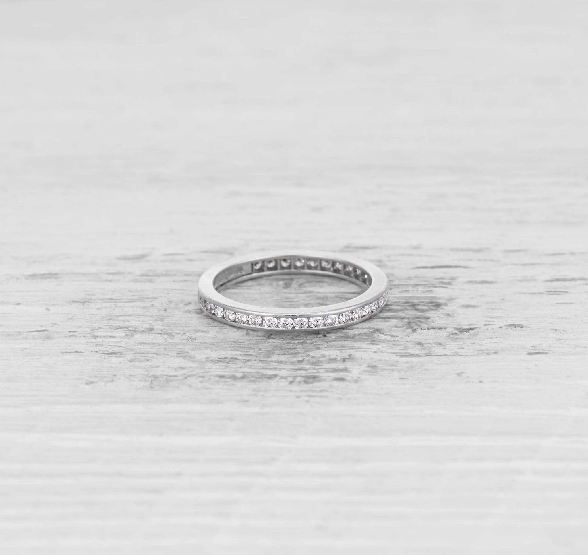 TIFFANY & CO VINTAGE DIAMOND ETERNITY BAND - Image 3