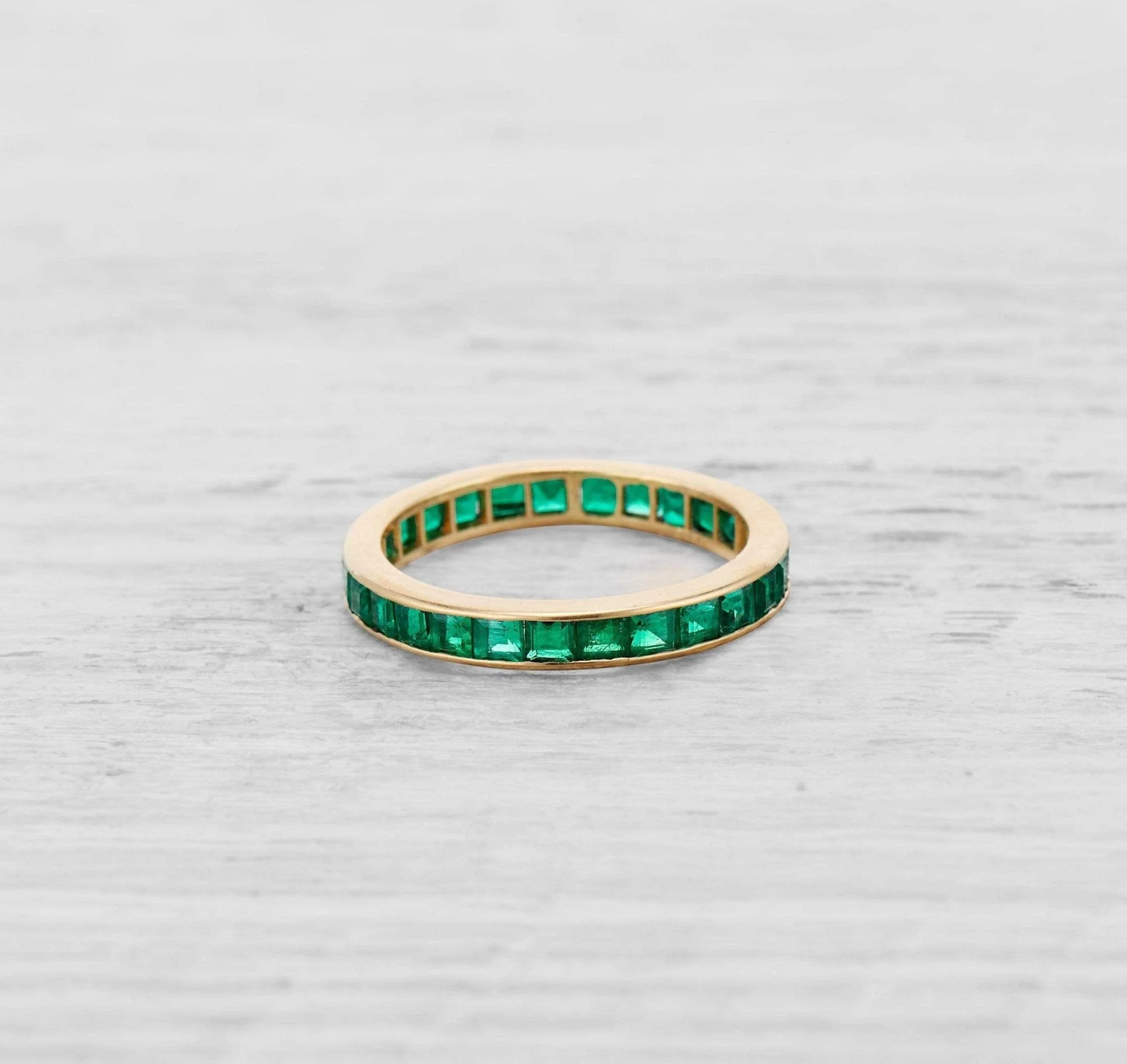 VINTAGE EMERALD ETERNITY BAND - Image 3