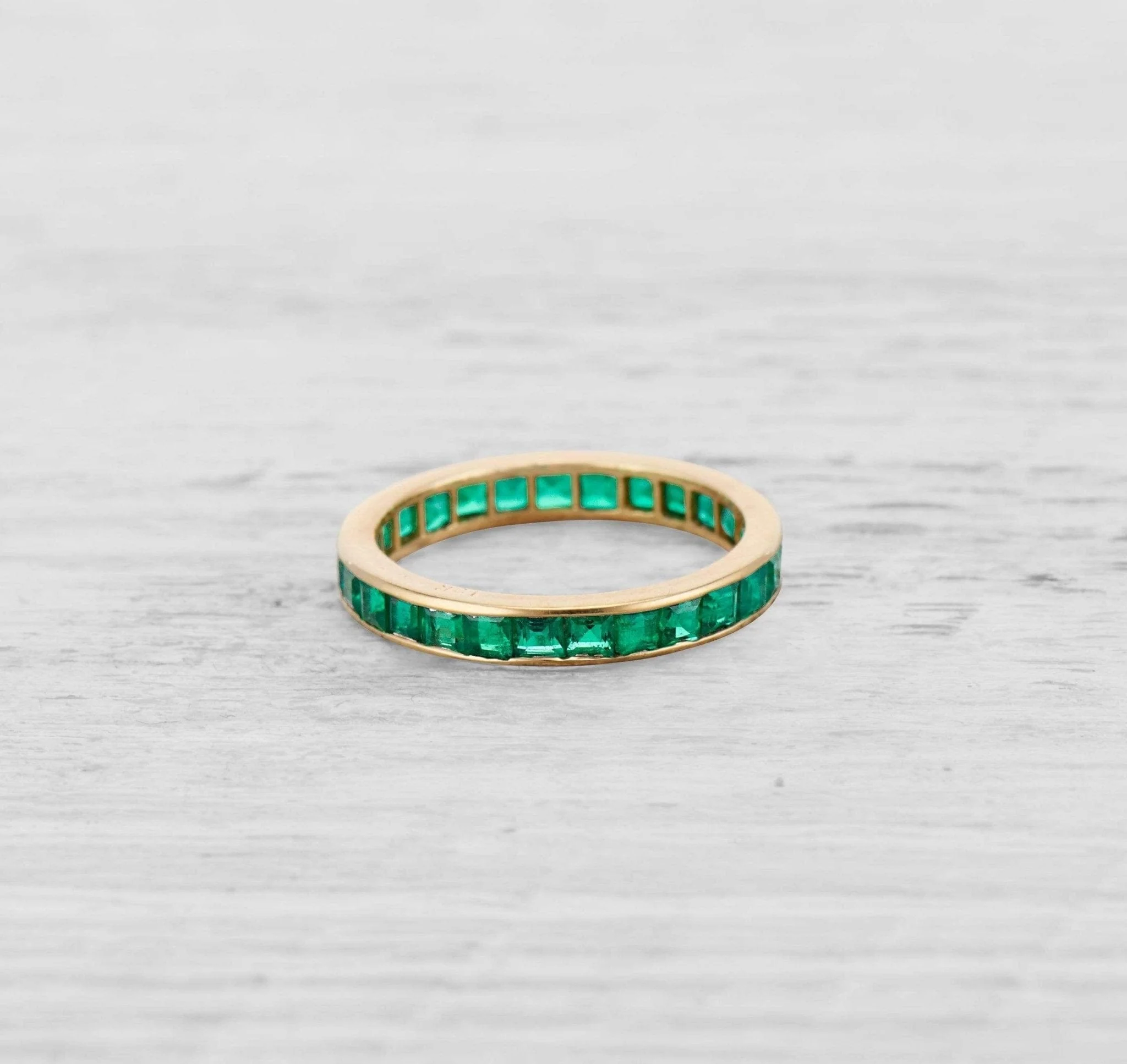 VINTAGE EMERALD ETERNITY BAND - Image 3