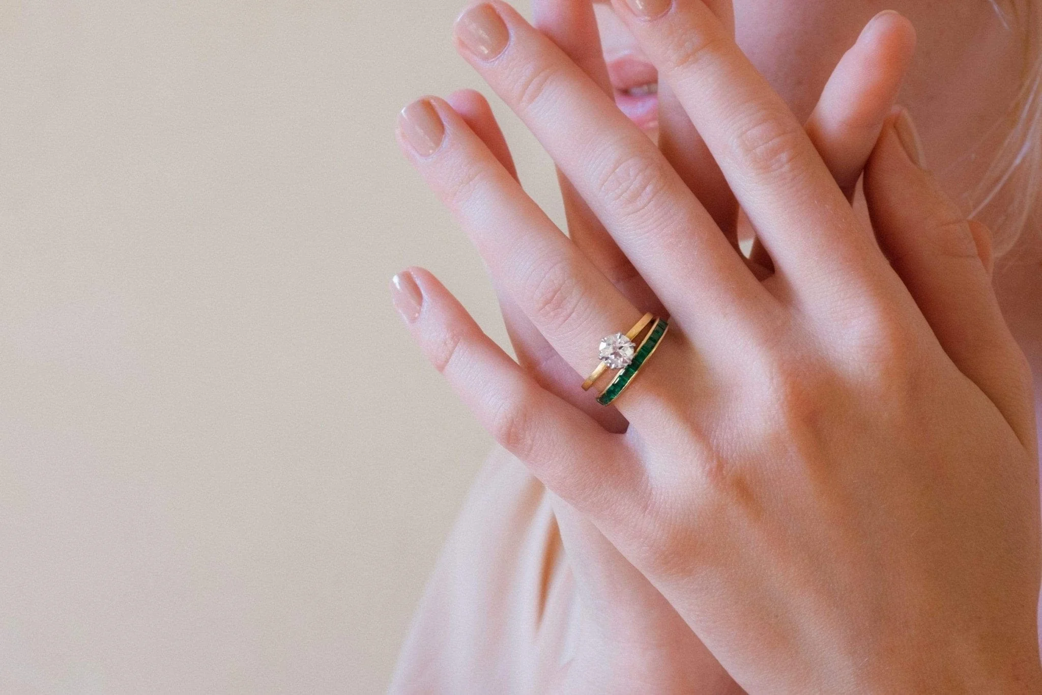 VINTAGE EMERALD ETERNITY BAND - Image 5