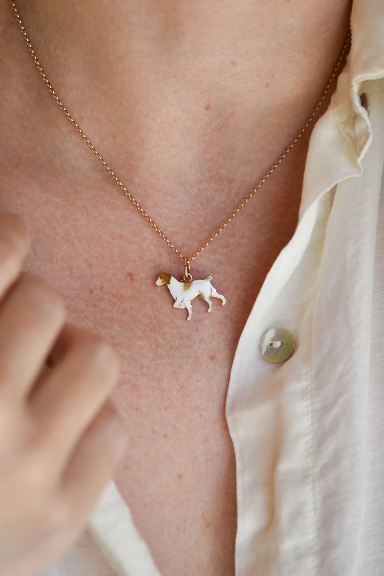 Vintage Enamel Hunting Dog Pendant in 14K Gold - Image 3