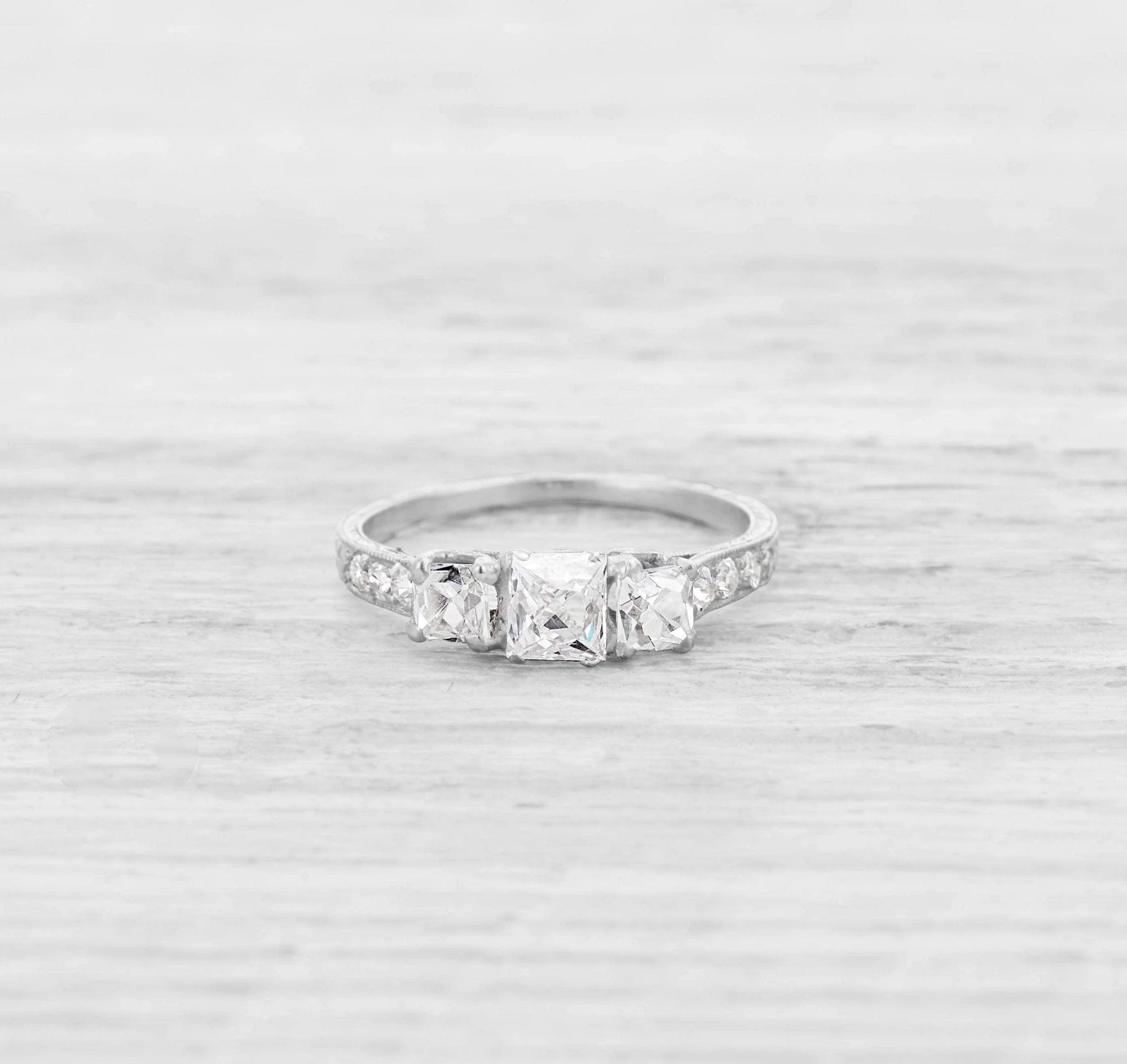VINTAGE FRENCH-CUT DIAMOND ENGAGEMENT RING - Image 2