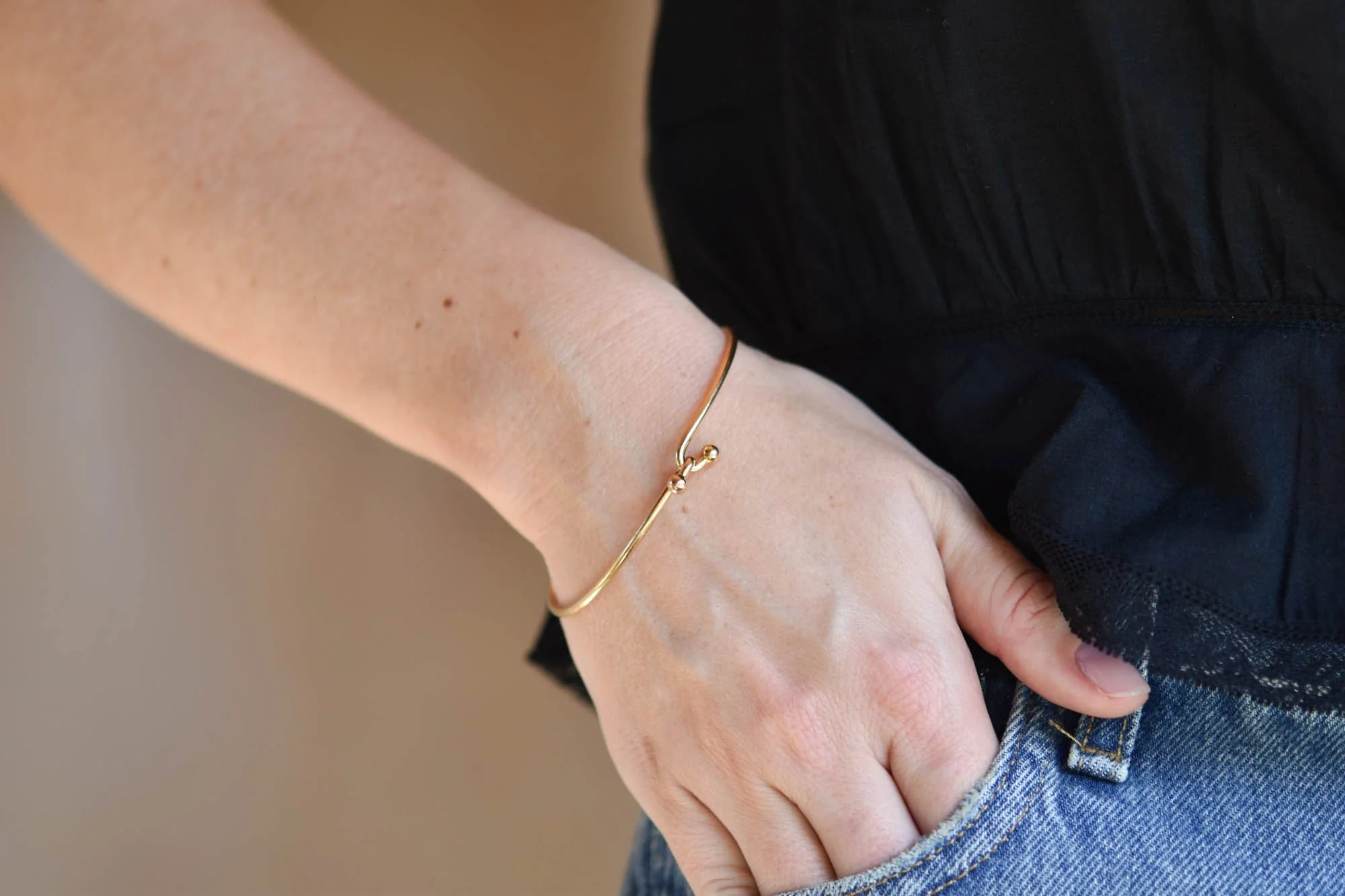 Gucci 18K Yellow Gold Knot Bangle - Image 3