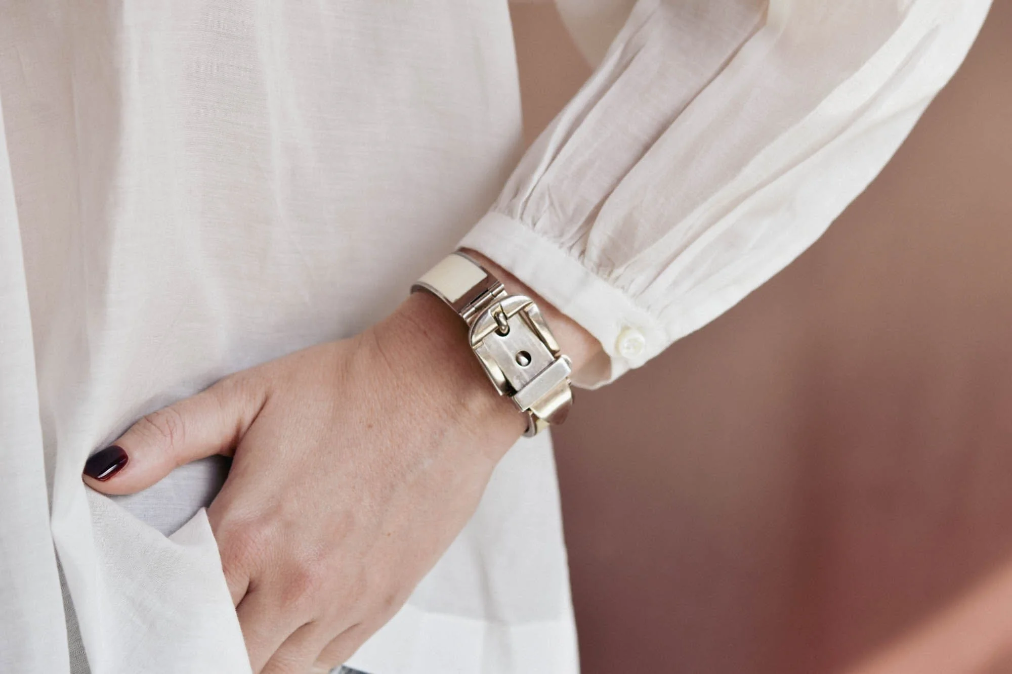1970'S Vintage Gucci Silver & Bone Buckle Bracelet - Image 3