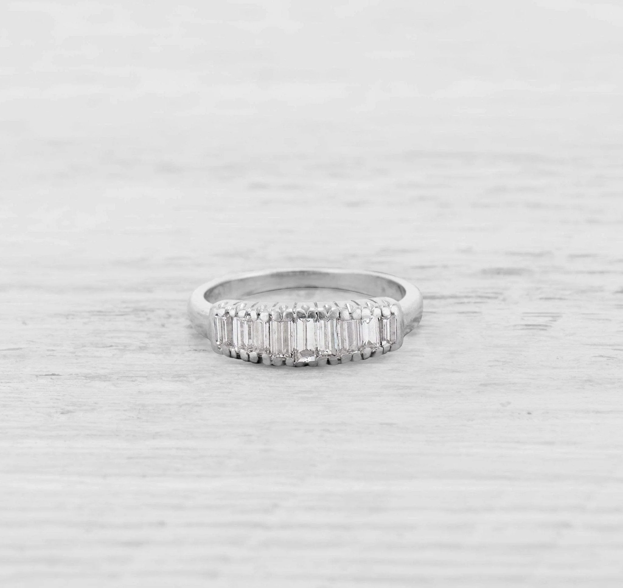 VINTAGE MID-CENTURY DIAMOND AND PLATINUM WEDDING BAND - Image 2