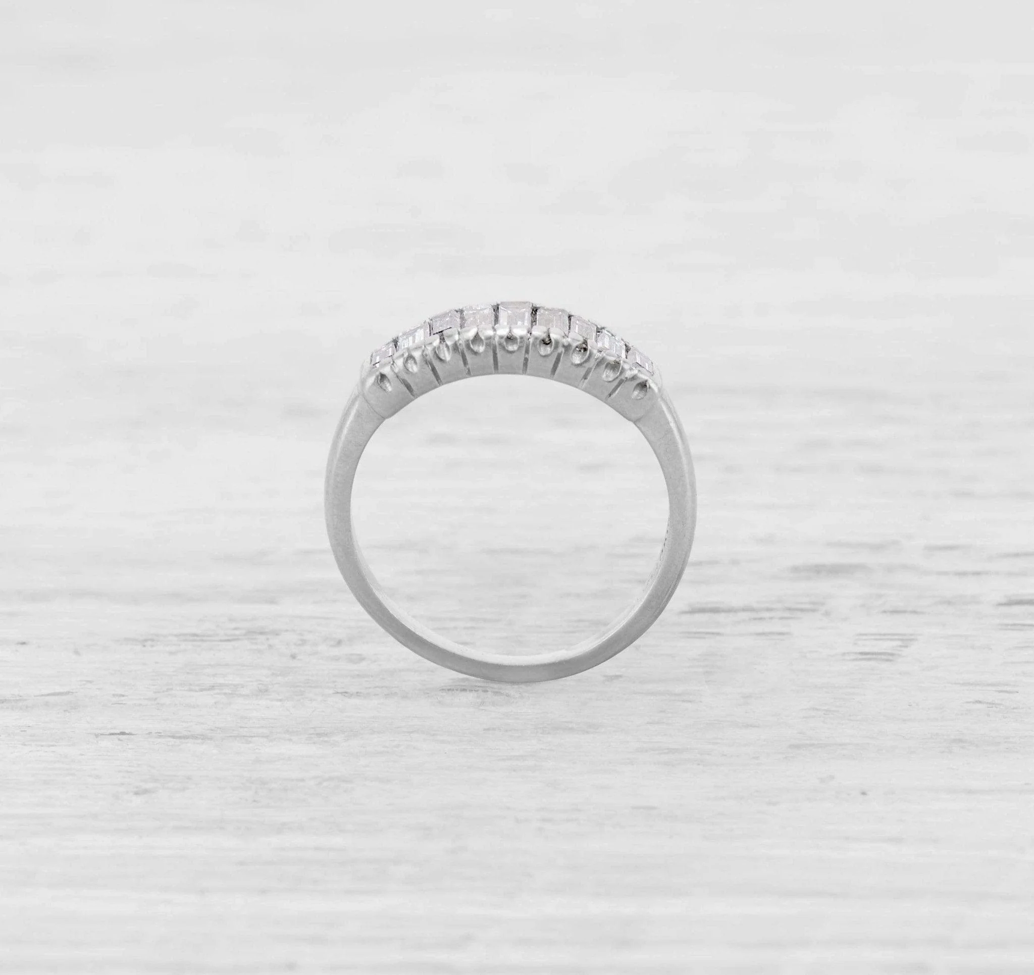 VINTAGE MID-CENTURY DIAMOND AND PLATINUM WEDDING BAND - Image 4