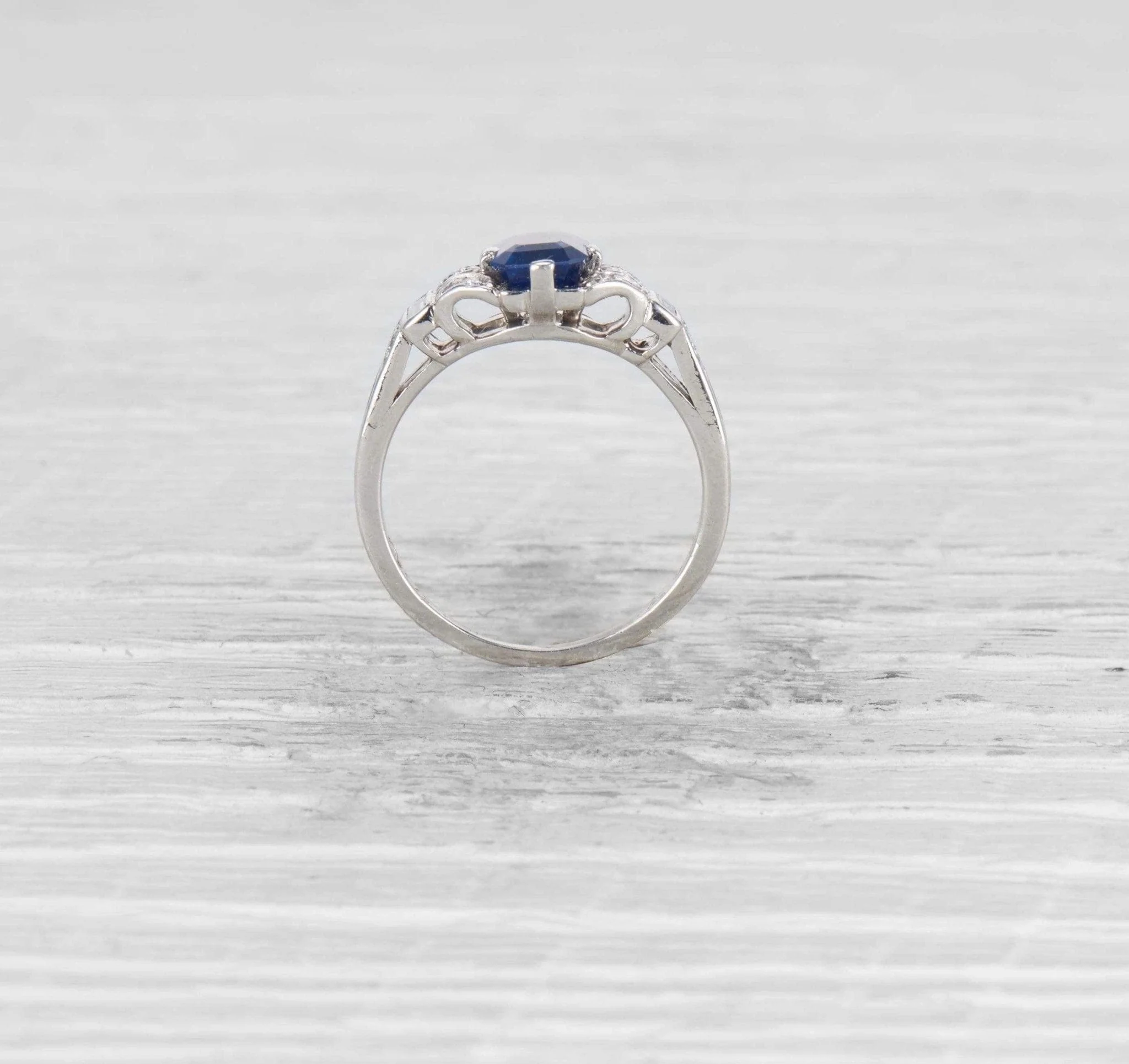 VINTAGE TIFFANY & CO. SAPPHIRE AND DIAMOND ENGAGEMENT RING - Image 4