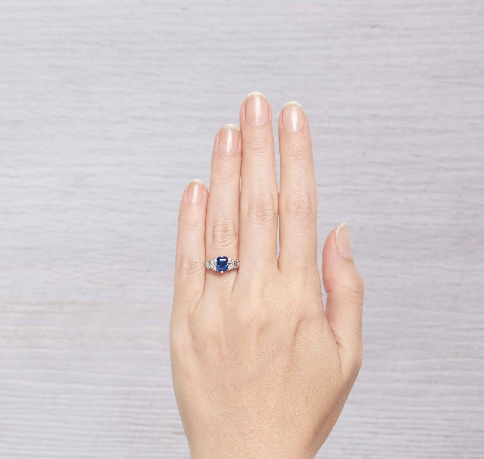 VINTAGE TIFFANY & CO. SAPPHIRE AND DIAMOND ENGAGEMENT RING - Image 5