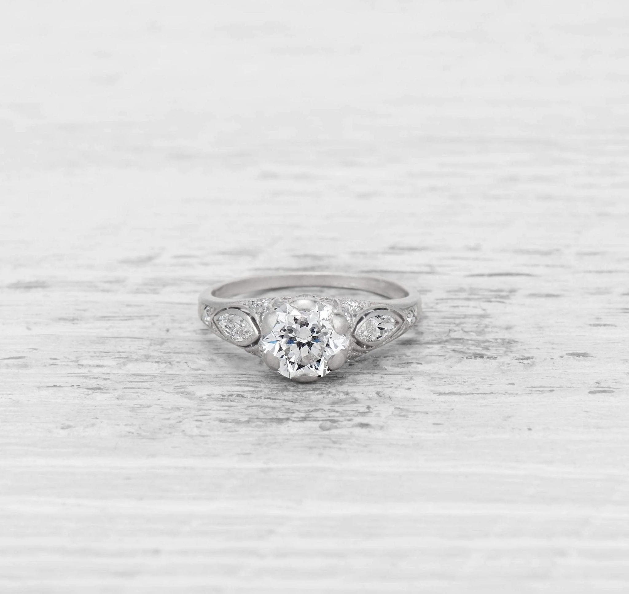 1.25 CARAT EARLY ART DECO DIAMOND ENGAGEMENT RING - Image 2